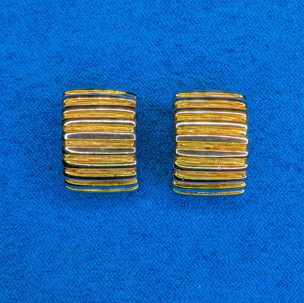 Rare VINTAGE GIVENCHY Paris New York Ribbed Clip Earrings 80s Gold-Tone Jewelry